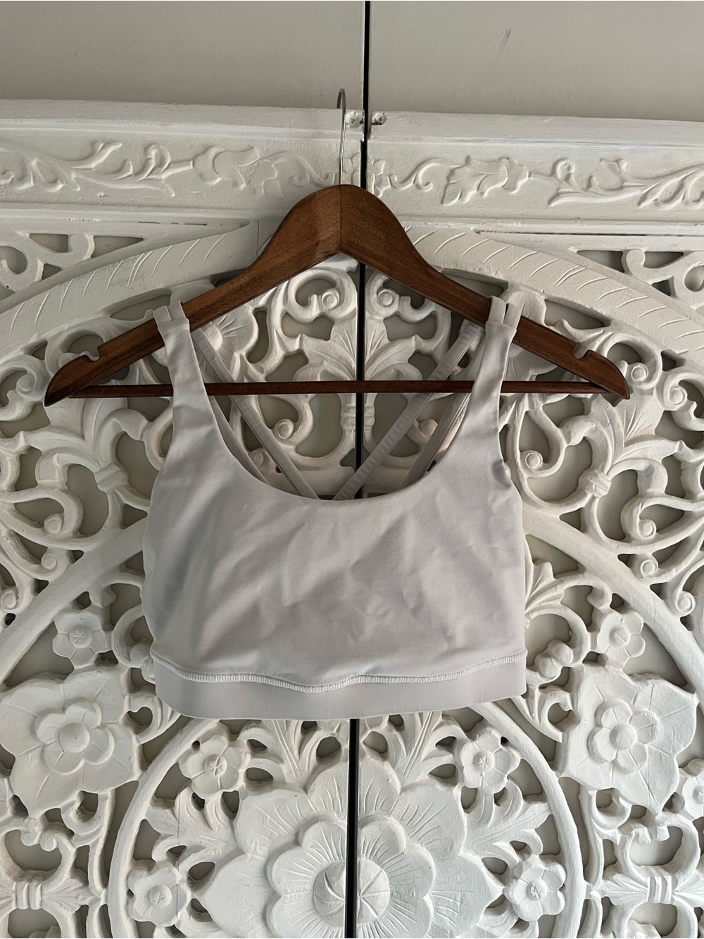 Lululemon White Strappy Sports Bra Size 8 Light Support Yoga Training Gym